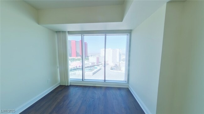 Building Photo - 2700 S Las Vegas Blvd Unit 2010