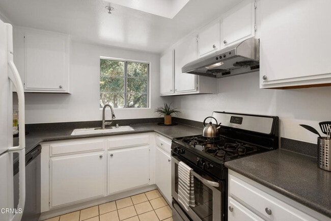 Photo - 449 N Catalina Ave Unit 209