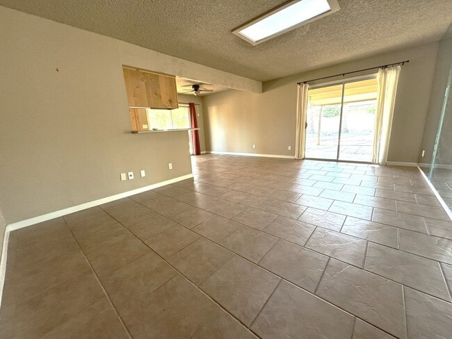 Photo - Unfurnished 2-bedroom 2 bath home in Sun Lakes 55 + community!