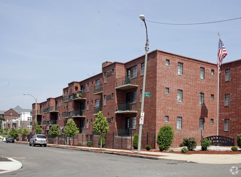 Collins Terrace Apartments For Rent in Saint Louis, MO