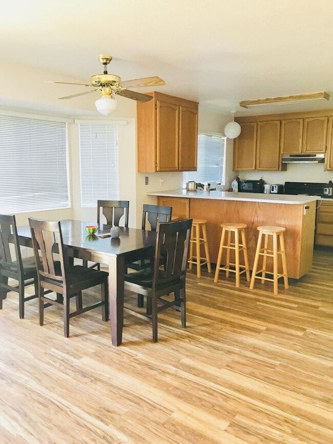 Photo - 3 Bedroom 2.5 Bath House in M Section of Rohnert Park - SSU Students Welcome