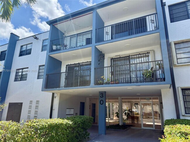 Photo - 30 E 39th St Unidad 217