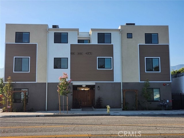 Building Photo - 4251 Live Oak Ave Unit 12