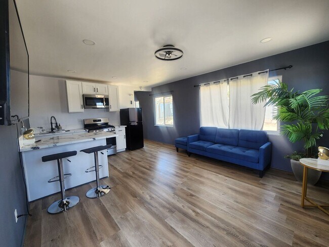 6545 Pine Ave Unit 1