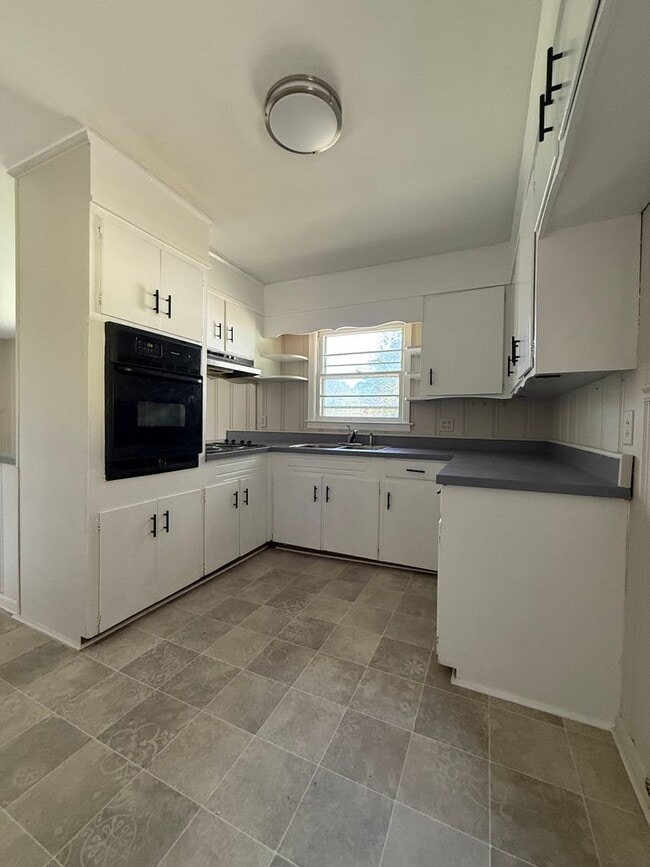 Photo - 4 Bedroom/2 Bath Home for Rent