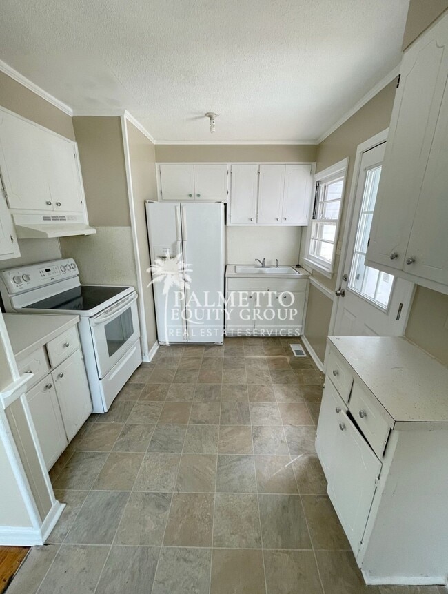Photo - 2307 Maywood St