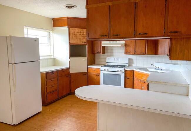 Photo - DeVille Apartments