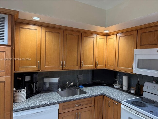 Photo - 2801 NE 183rd St Unit 912W