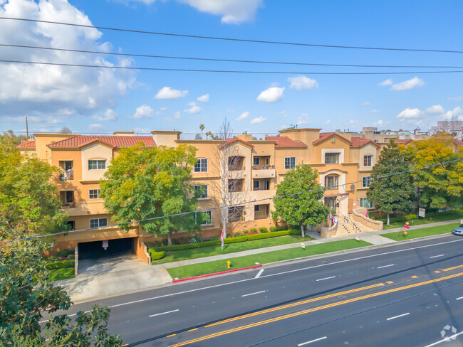 The Montgomery - The Montgomery Apartments