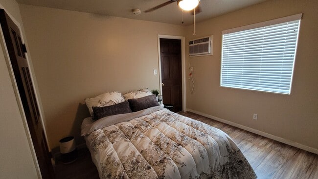 Building Photo - 820 Jackson St Unit 1