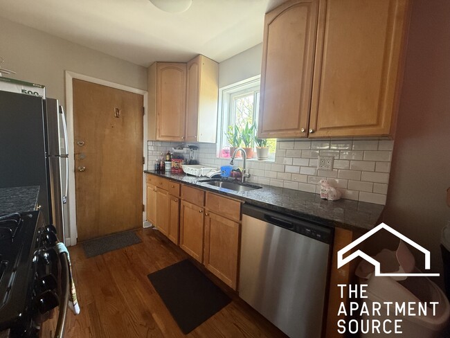 Photo - 2216 W Touhy Ave Unidad 2S