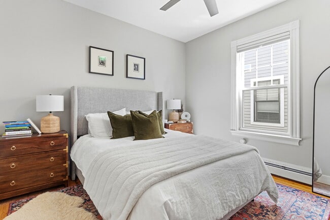 Photo - 722 E 2nd St Unit 2