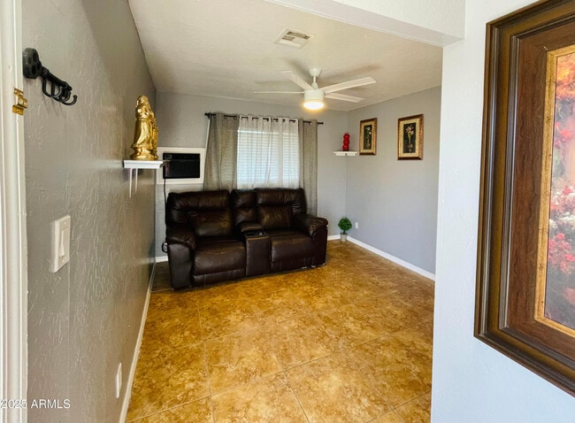 3720 W Mauna Loa Ln