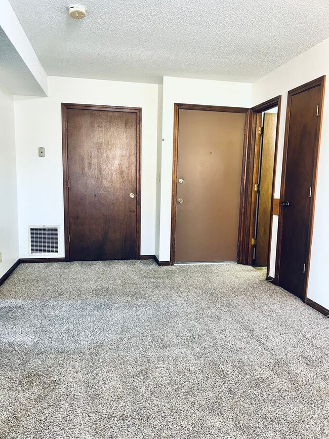 Photo - Roomy 2 Bdrm Apartment