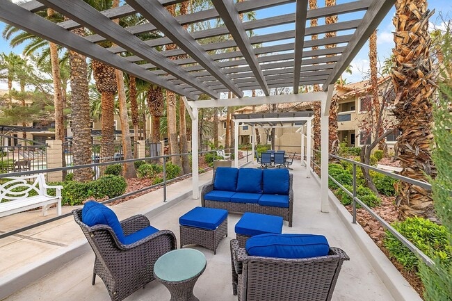 Seating Area - Destinations Spring Valley 55+ Active Adult Apartment Homes