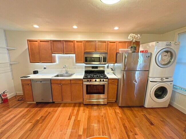 Photo - 130 W 8th St Unidad 1