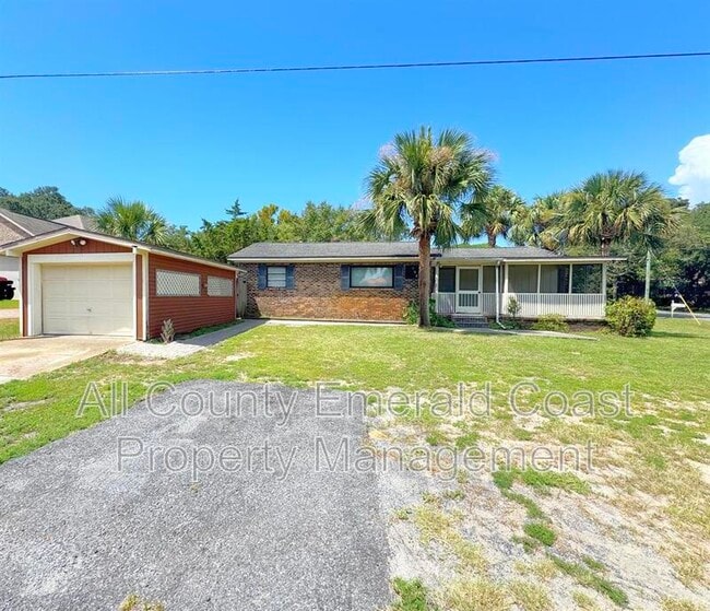 Building Photo - 733 Beach Dr