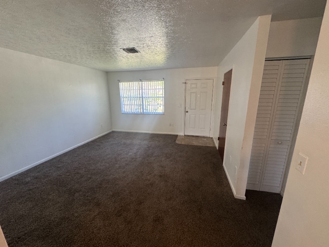 Photo - 21520 Campbell Dr Unidad 21520