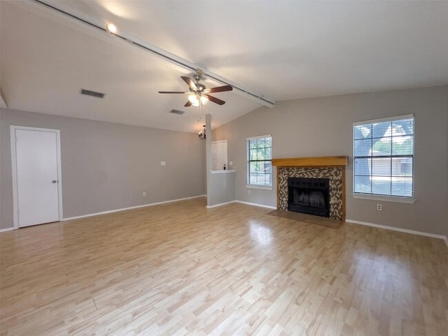 Photo - 13004 Campos Dr