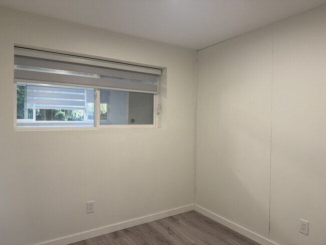 Photo - 15104-1592A 92a Ave