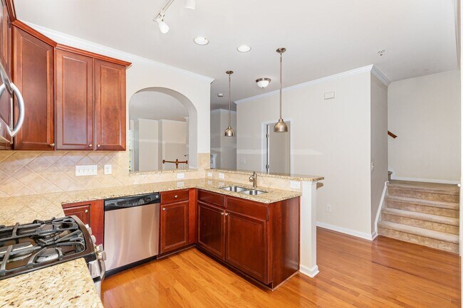 Photo - Glenwood North Townes