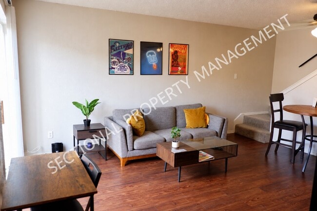 Building Photo - 715-719 N Center St Unit 715-4