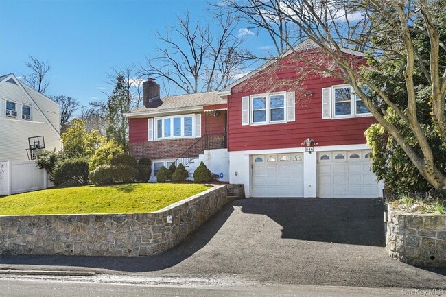 Photo - 846 Hartsdale Rd