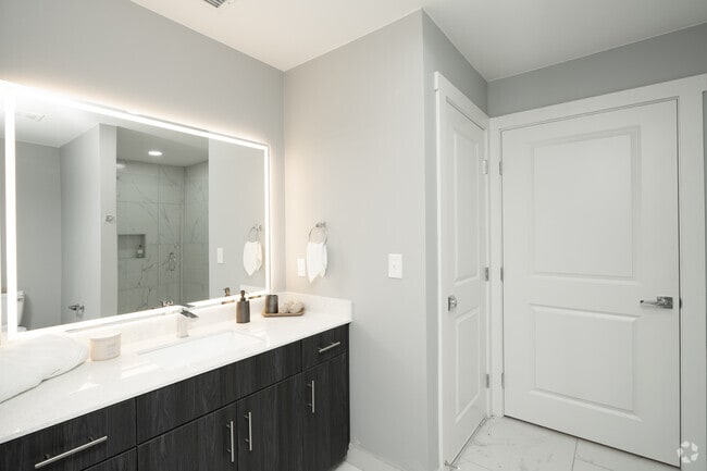 2BR, 2BA - 1,038SF - Master Bathroom - Monarch Apartments