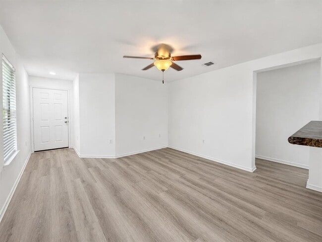 Photo - 9000 Stambourne St