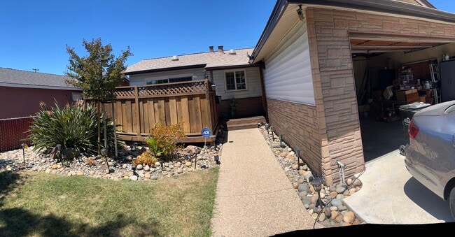 Building Photo - 3359 Mount Logan Dr Rental