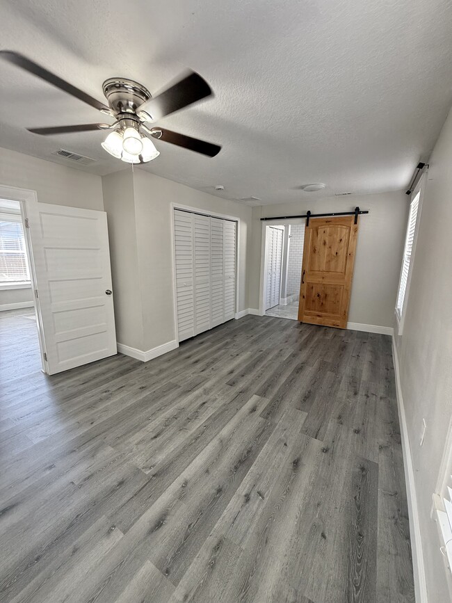 Photo - 5904 N Eustace Ave