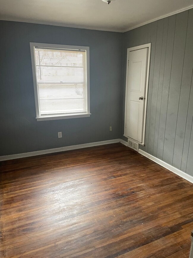 Photo - Bright 3BR SFR w/ 2 car garage + Eat in Kitchen + Large Patio in Memphis