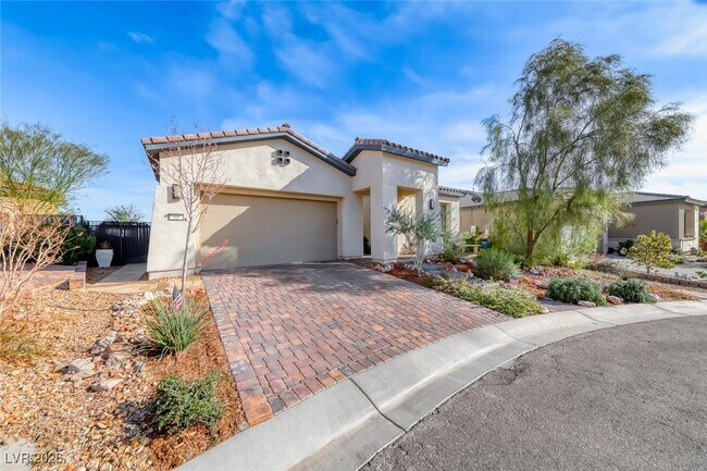 Photo - 52 Cliffwater St