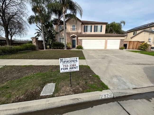 Building Photo - 4 Bedroom 2.5 Bathroom with pool in NW Visalia!!