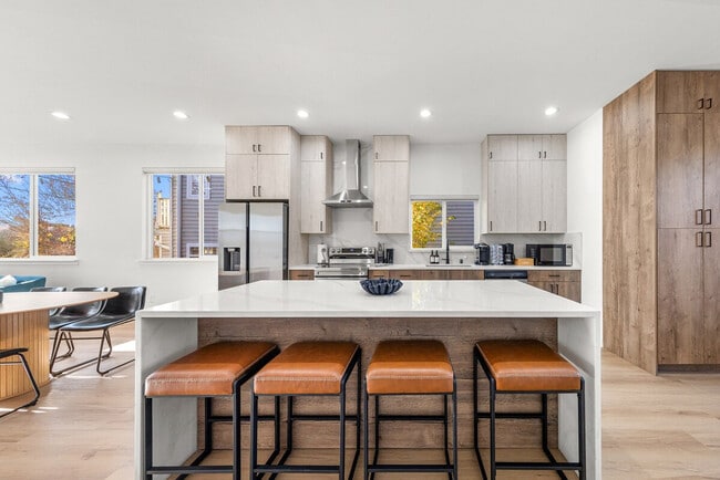 Photo - 1400 Martin Luther King Jr Way S Unit ID1363690P