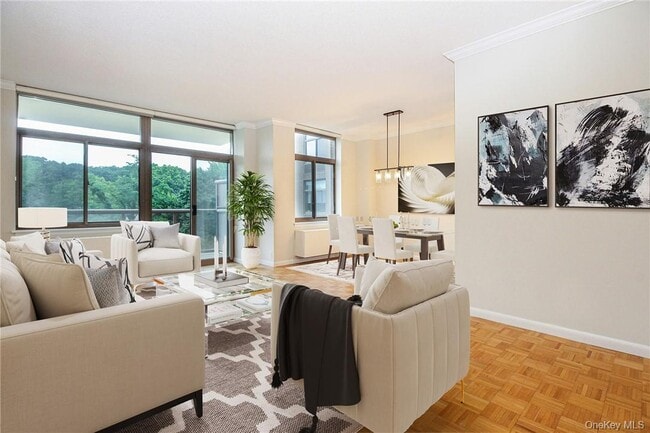 Building Photo - 35 N Chatsworth Ave Unit 5E