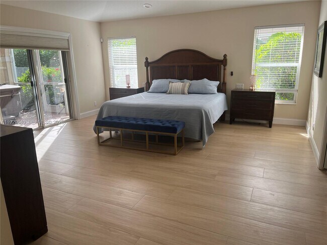 Photo - 123 Victorian Ln