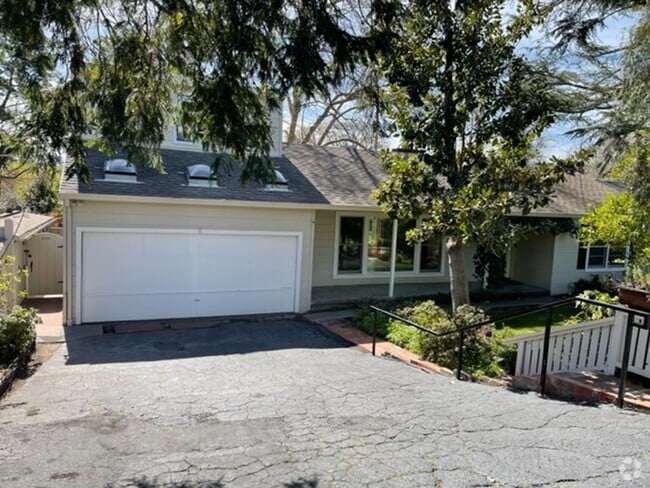 Building Photo - Lafayette home, great location!