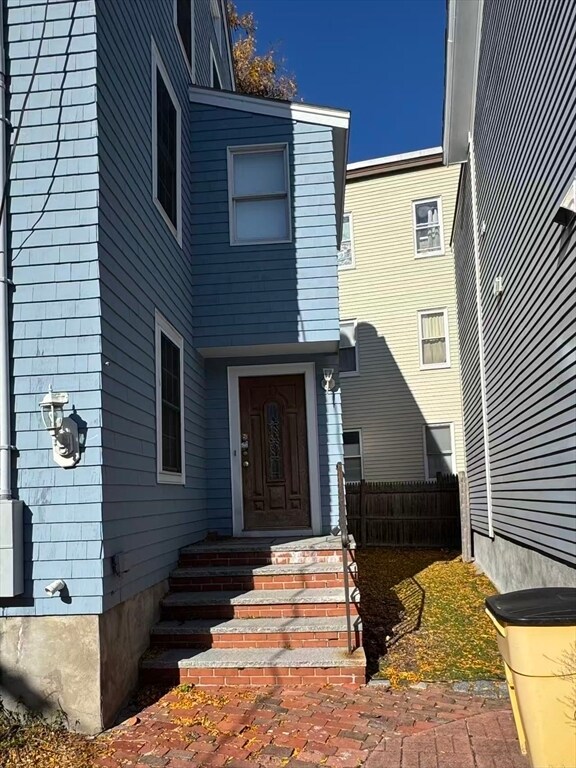 Photo - 203 Clark St