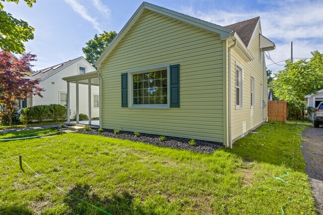 Photo - 233 Tarrington Rd