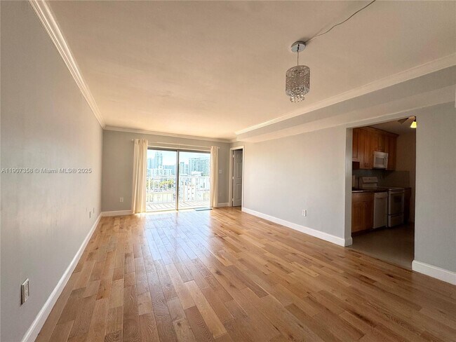 Photo - 1300 Alton Rd Unidad 9D