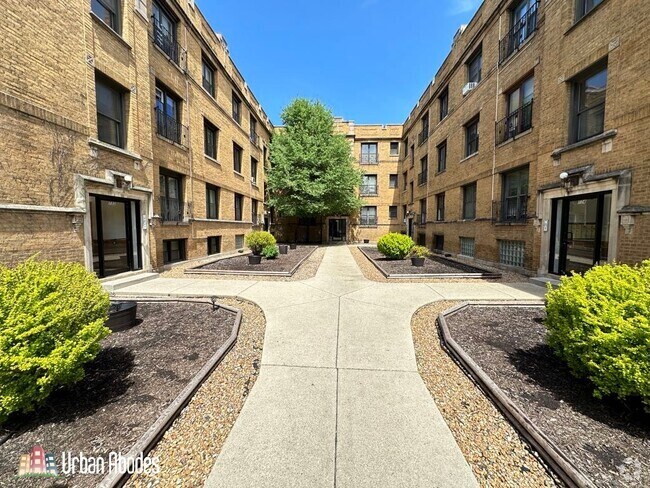 Building Photo - 726 W Roscoe St Unit M04B Rental