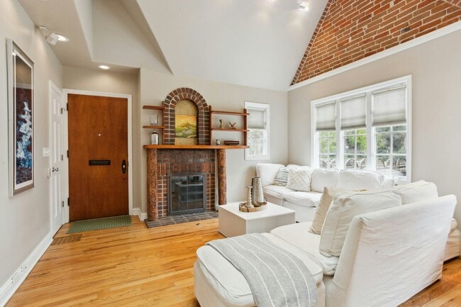 Photo - 2826 E 5th Ave