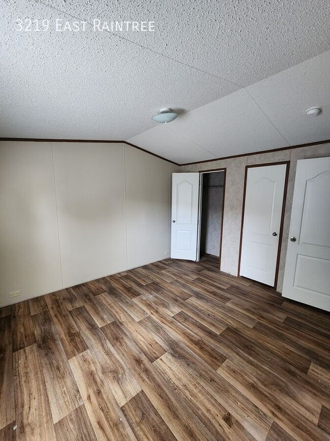 Photo - 3219 East Raintree-