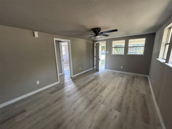 Photo - 5734 Grant Ave