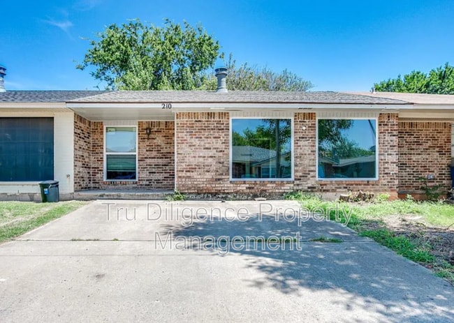 Photo - 210 Kathleen Dr