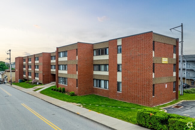 Building Photo - Bates Hill Apartments