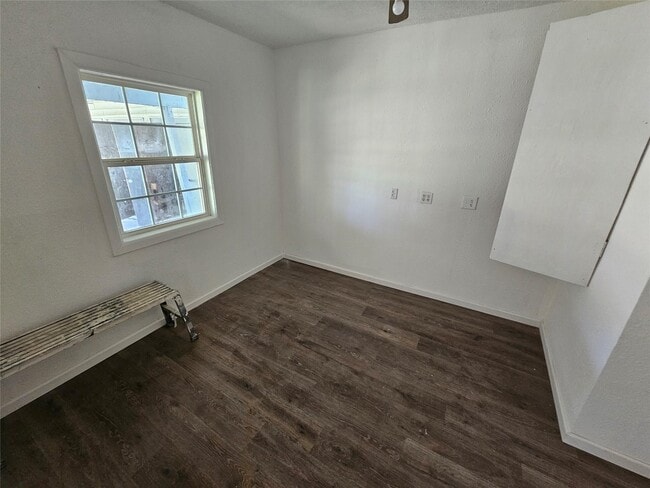 Photo - 6015 Beekman Rd