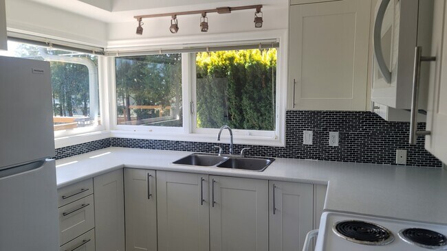 Photo - 1840 Grandview Dr