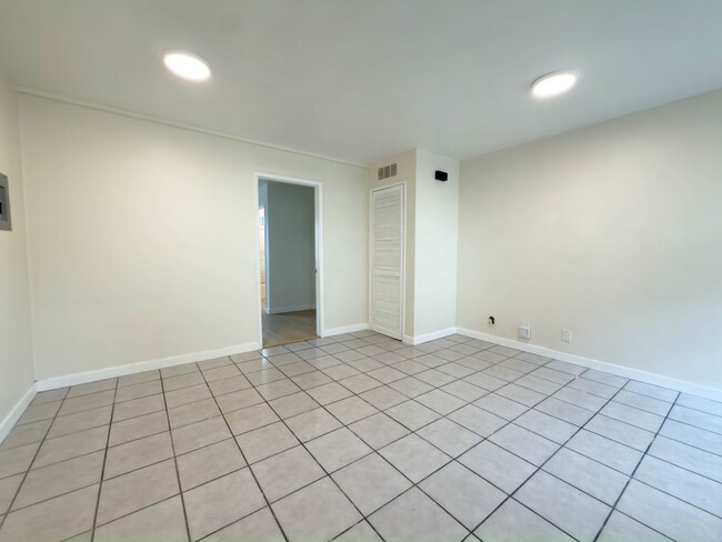 Photo - 322 Benton Wy Unit 2